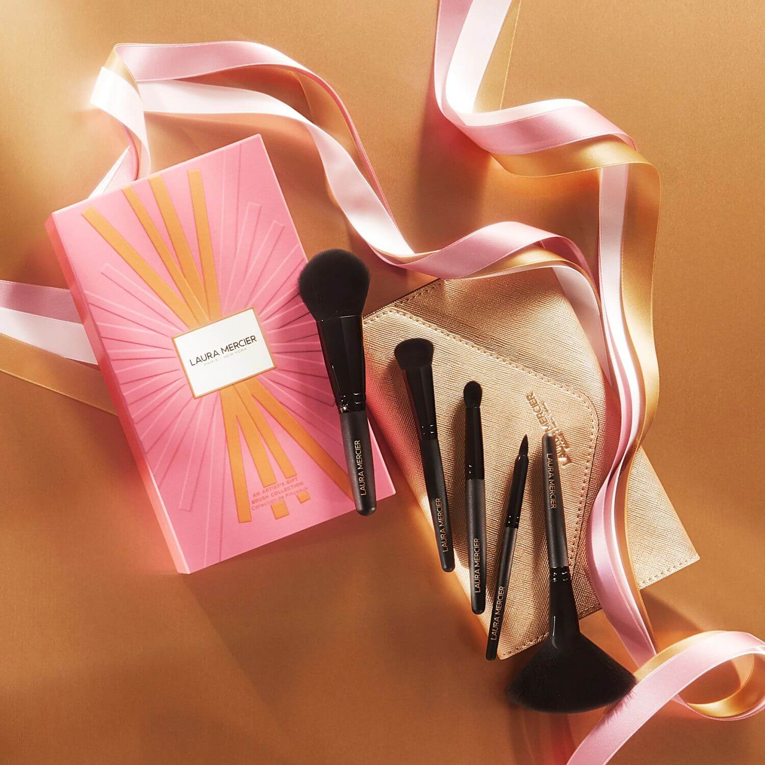 AN ARTISTS GIFT BRUSH COLLECTION (SET DE BROCHAS DE VIAJE)